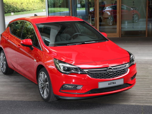 opel-astra-2015 a noleggio a lungo termine