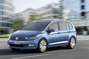 volkswagen-touran-2015 a noleggio