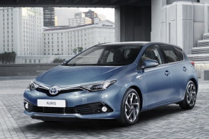 toyota-auris-2015-restyling noleggio a lungo termine